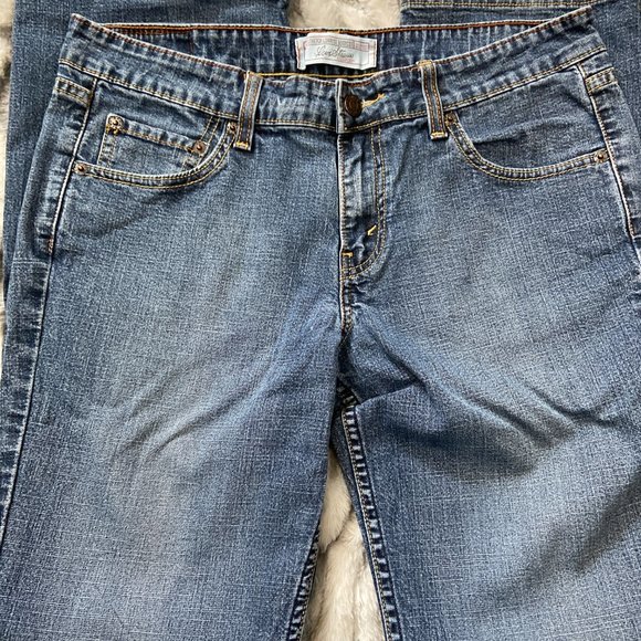 4/$20 Levi Strauss Medium Wash Low Rise Bootcut Jeans 11 Juniors - Picture 4 of 7